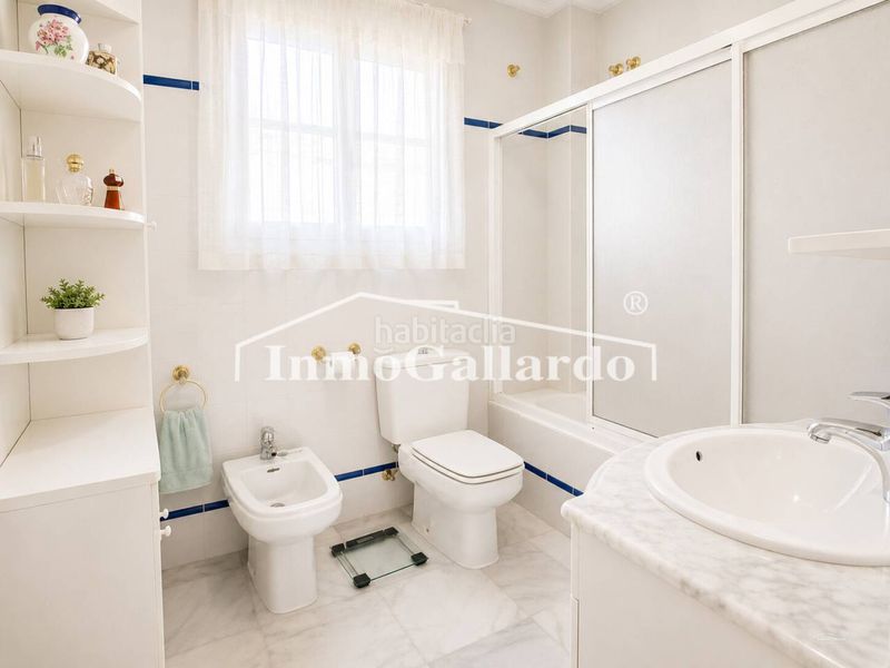 Foto d1f90d4a-4641-416a-a294-0a64ca13d485. Casa adossada amb aparcament piscina a Pedregalejo - Morlaco Málaga
