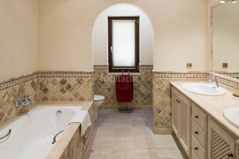 Foto 896e3401-fe3b-4d97-b063-c52b6fea3ca8. Casa amb calefacció aparcament piscina a puerto de Sotogrande-la marina Sotogrande