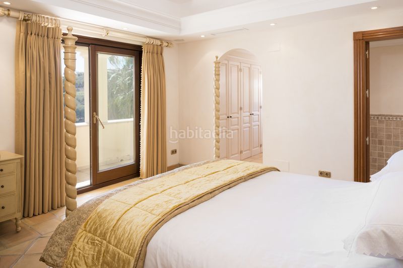 Foto 9714d611-717e-4a93-95fc-535a27585165. Casa amb calefacció aparcament piscina a puerto de Sotogrande-la marina Sotogrande
