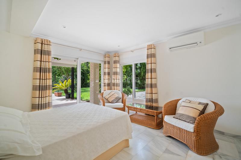 Foto 36df4c3a-5a80-4c94-952b-2be0abff7c53. Casa con riscaldamento parcheggio piscina in Guadalmina Alta Marbella