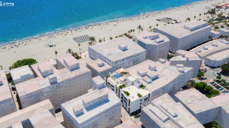 Foto 45600422-91a6-4a4e-b2aa-6ea0f09ca925. Apartament amb aparcament piscina a Centro Estepona