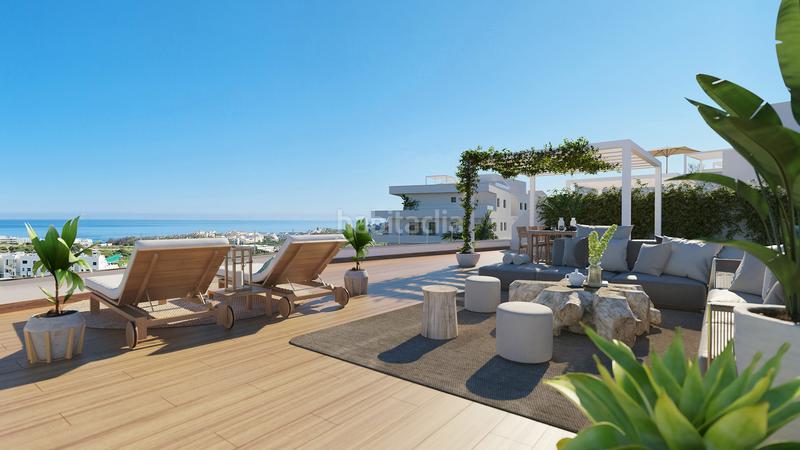 Foto 3663481a-a8fd-4934-9580-3d7cada2a960. Apartamento nuevo desarrollo, uno 80 suites está situado en una de las parcelas más privilegiadas , construcción de estilo mediterr en Estepona