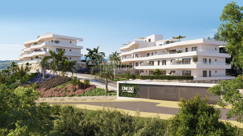 Foto bf8f39b8-9671-4b17-906f-a21d18809ffe. Apartamento nuevo desarrollo, uno 80 suites está situado en una de las parcelas más privilegiadas , construcción de estilo mediterr en Estepona