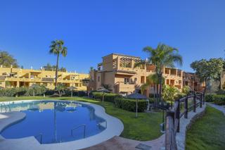 Apartament a Guadalmina Alta. Una oportunidad única, encantador apartamento dúplex, 3 dormitor