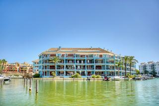 Appartement à Puerto de Sotogrande-La Marina. Fabuloso apartamento con vistas al puerto deportivo, 2 dormitori