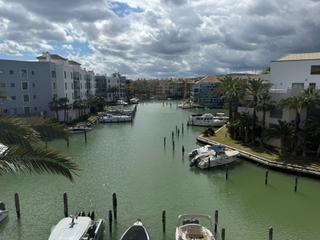 Ático en Puerto de Sotogrande-La Marina. Ático dúplex, moderno, luminoso y espacioso, 4 dormitorios, 4 ba