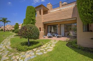 Planta baja en Centro. Fabulosa zona de golf, en una urbanización muy agradable, 2 dorm