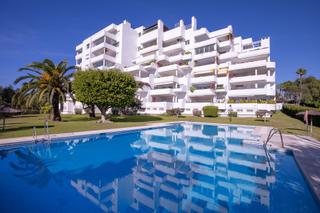 Apartament a Guadalmina Alta. Fabuloso, soleado, amplio apartamento con hermosas vistas, en el