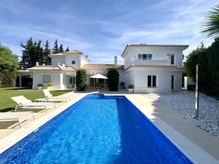 Haus in Sotogrande Costa. Hermoso reformado, elegante, 5 dormitorios, 5 baños villa, en la