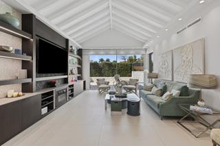 Casa a Guadalmina Alta. Elegante, luminoso y espacioso chalet familiar, 4 dormitorios, 4