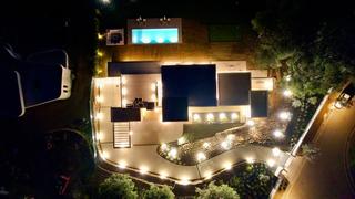 Casa a Sotogrande Alto. Impresionante villa de golf de primera línea contemporánea con 5