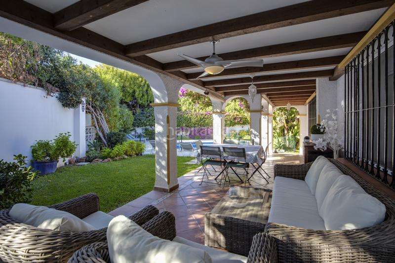 Foto 507d00b4-16ee-4617-b807-851bd03abb52. Casa con riscaldamento parcheggio piscina in Guadalmina Alta Marbella