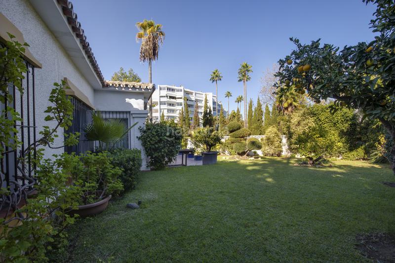 Foto 651b7fc2-c407-4a84-a6a5-73eb9ca60077. Casa con riscaldamento parcheggio piscina in Guadalmina Alta Marbella