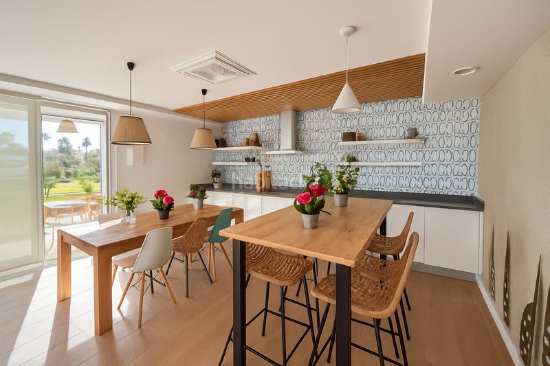 Foto b25dd5d3-c282-49a6-bdb1-71c3b06a1dff. Apartament amb aparcament piscina a Centro Estepona