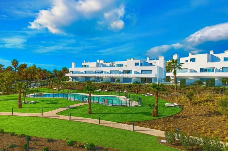 Foto db8d210e-109f-4def-95e0-01c7cc2b3108. Apartament amb aparcament piscina a Centro Estepona