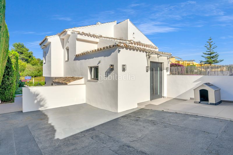 Foto eca3b6cb-e50c-46dd-aa45-f319a86ba608. Casa amb piscina a Guadalmina Alta Marbella