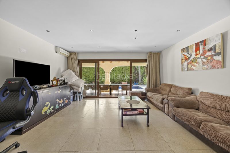 Foto 0f59b0ff-d651-4820-a0bd-ed3f3b5a7473. Casa amb piscina a Bel - Air Estepona