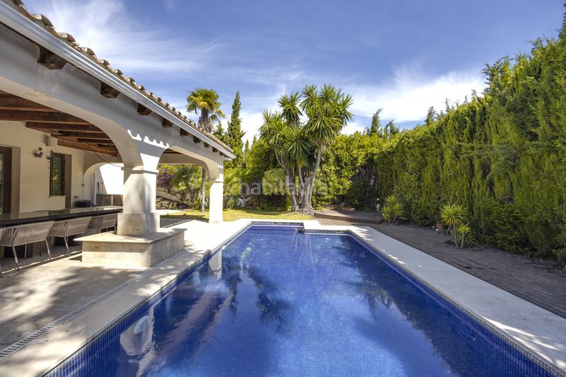 Foto 304cdcd9-61c6-4746-8078-46b7bd23f764. Casa amb piscina a Bel - Air Estepona