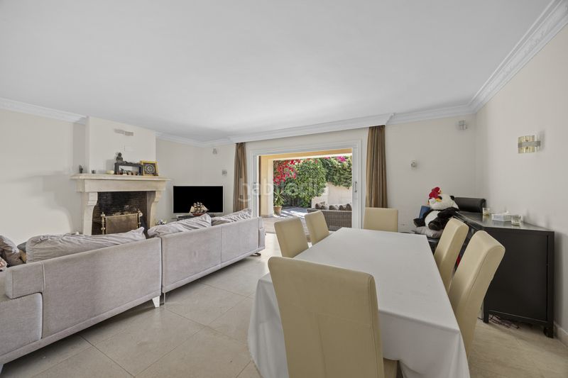 Foto 7176d00b-bb14-49ef-a79d-06129f5438f6. Casa amb piscina a Bel - Air Estepona