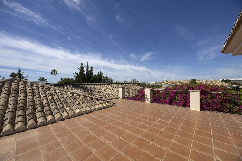 Foto 8e423e78-1f35-4031-ab36-54483c529382. Casa amb piscina a Bel - Air Estepona