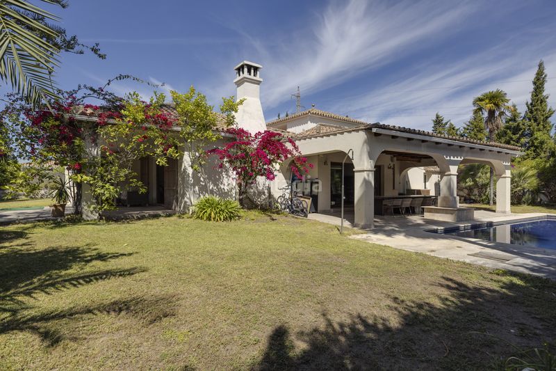 Foto b0eef739-6b96-4d25-806e-fcbe987528cd. Casa amb piscina a Bel - Air Estepona
