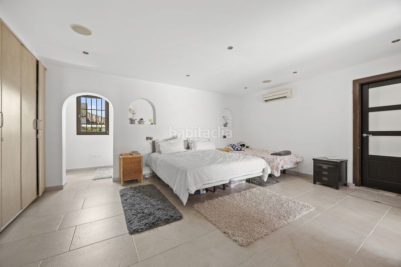 Foto e347546a-1a57-4211-ae0d-6a17fa7b2929. Casa amb piscina a Bel - Air Estepona