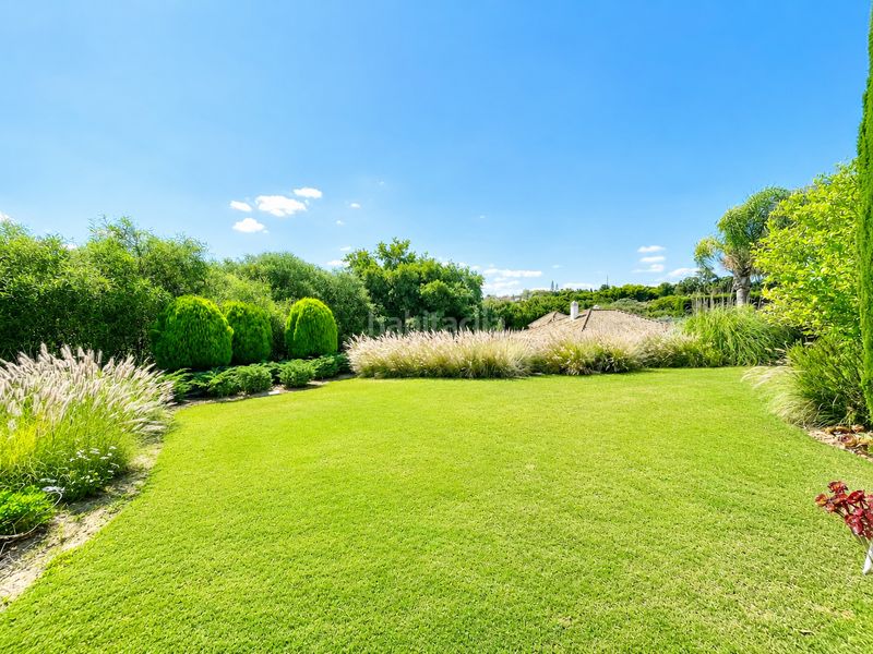 Foto 9358f111-6511-40a8-bd26-e0c4b93c9edc. Casa amb aparcament piscina a Sotogrande alto Sotogrande