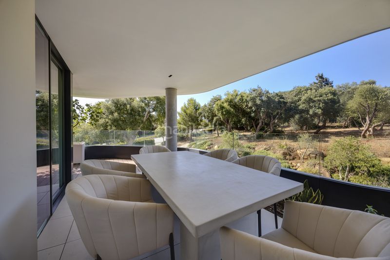 Foto 281e6ea4-c4db-4d18-888b-3d790418dcc6. Apartament amb aparcament piscina a Sotogrande alto Sotogrande