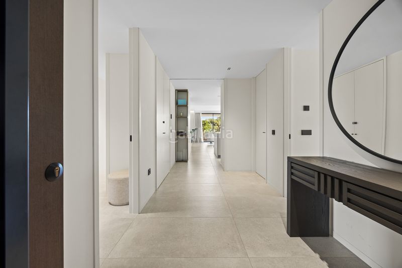 Foto 329ea7e6-8062-4bd1-b2ef-161b9f4e9e5e. Apartament amb aparcament piscina a Sotogrande alto Sotogrande