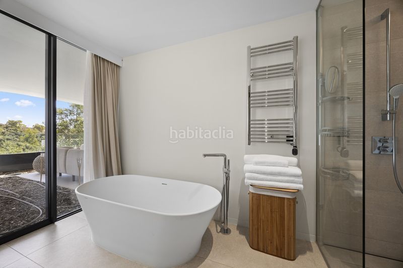 Foto 61f6999b-fbc5-492c-af1e-d6c8a87d951a. Apartament amb aparcament piscina a Sotogrande alto Sotogrande