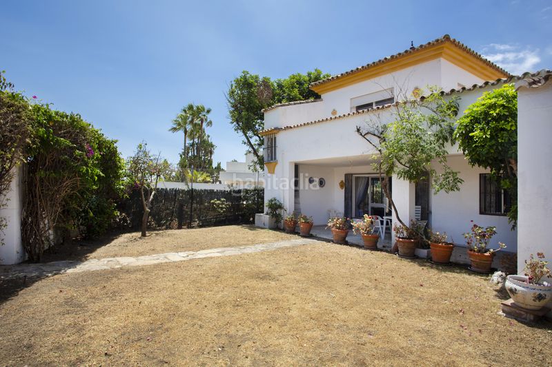 Foto 41b90716-5fff-43ae-a75a-f755b2c1bac3. Casa amb aparcament a Guadalmina Baja Marbella