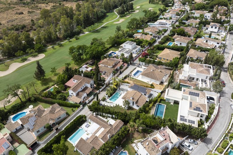 Foto 3278a89b-357e-4366-b106-463d35159d1d. Casa amb piscina a Guadalmina Alta Marbella