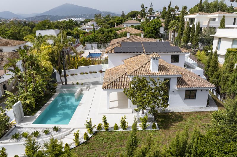 Foto c09db648-f44b-4871-a24e-e3cb552e9db4. Casa amb piscina a Guadalmina Alta Marbella