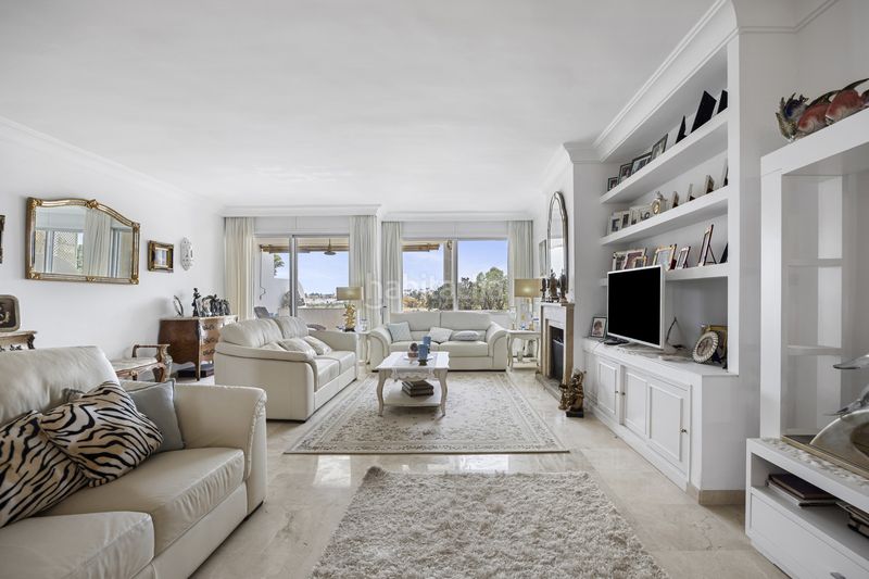 Foto 068978bd-de22-416e-83c5-42193a2fcd1f. Apartament amb aparcament piscina a Guadalmina Alta Marbella