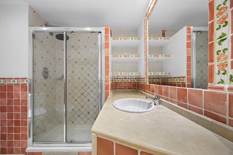 Foto 47268a7b-ad42-432a-9a9d-98d489380e70. Apartament amb aparcament piscina a Guadalmina Alta Marbella