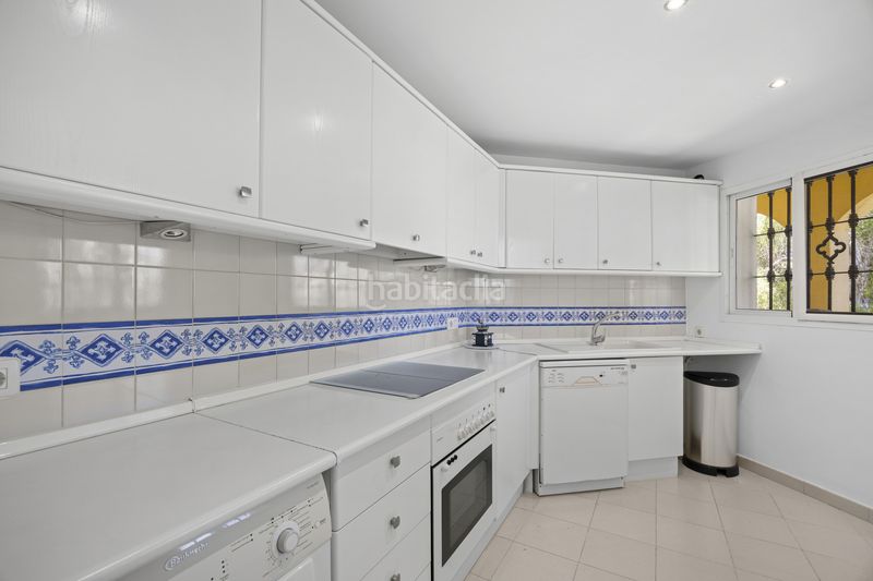 Foto 7b6de426-6d21-4011-a29e-8148a32cee2e. Apartament amb aparcament piscina a Guadalmina Alta Marbella
