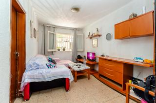 Flat  Passatge de milans. Piso a reformar en venta