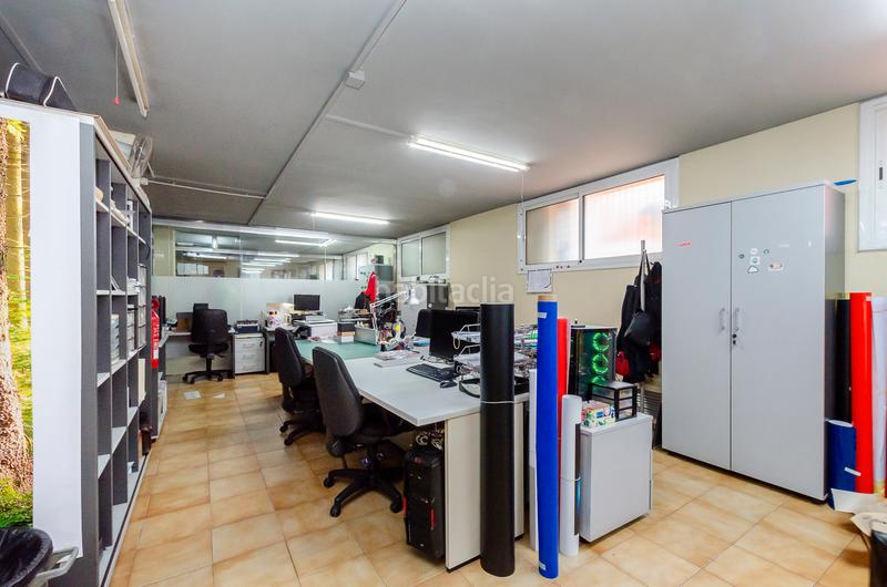Foto 1a96755d-280f-4e10-b9ab-f2c0844d61ce. Local comercial local multifuncional en venta en Centre Hospitalet de Llobregat (L´)