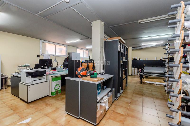 Foto 3eb51544-bb04-4be2-9e91-bc7907b816ad. Local comercial local multifuncional en venta en Centre Hospitalet de Llobregat (L´)