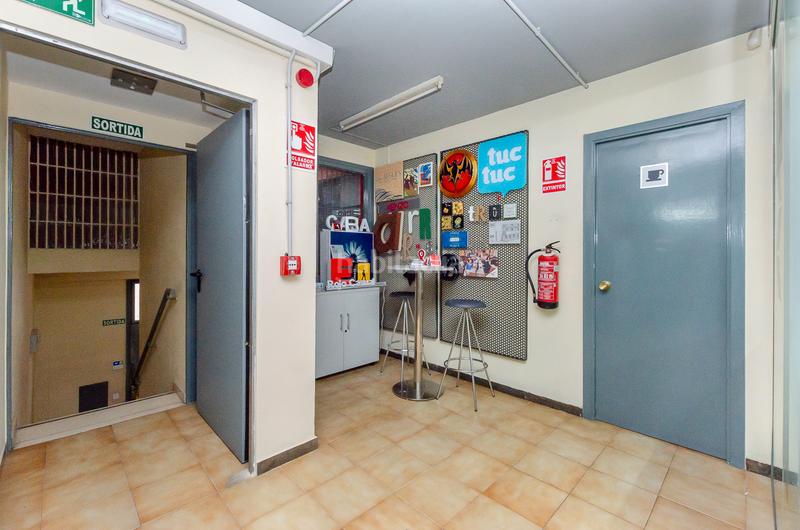 Foto 629b0ff9-c5e3-4274-9c7d-a4ba148adcfd. Local comercial local multifuncional en venta en Centre Hospitalet de Llobregat (L´)