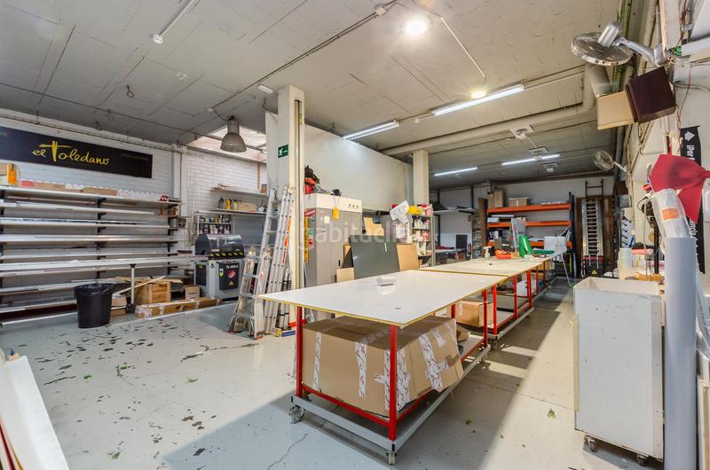 Foto 78b4bdaf-fd38-4c2e-af94-f3d4d76bc380. Local comercial local multifuncional en venta en Centre Hospitalet de Llobregat (L´)