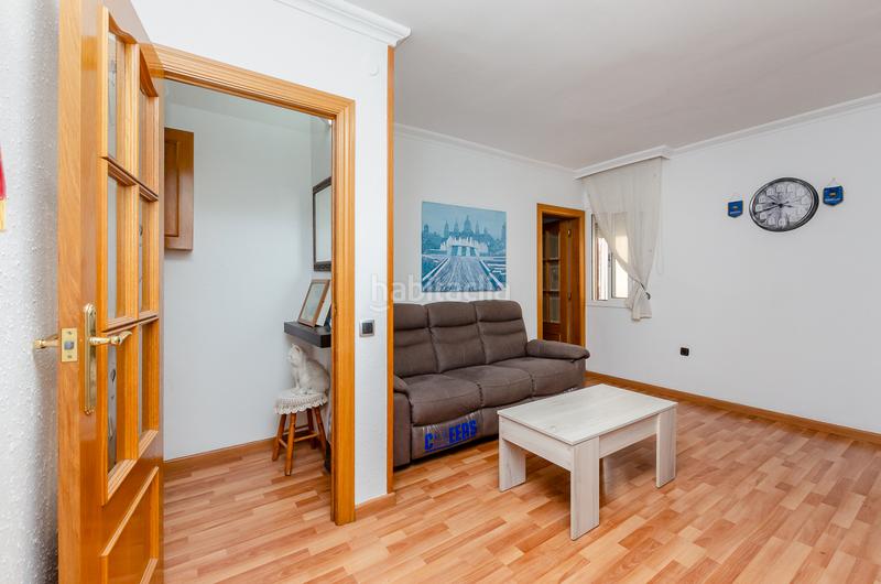 Foto 4bd66078-e4f0-4251-a123-15e182d747ac. Piso  en venta en la c/ mossèn andreu – en La Gavarra Cornellà de Llobregat