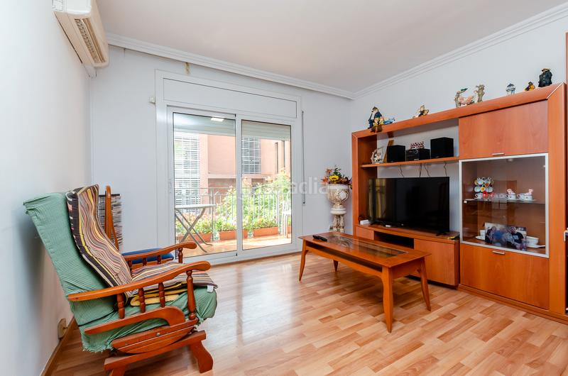 Foto 51550b8a-6e53-48c3-9c52-b5c37f5f973c. Piso  en venta en la c/ mossèn andreu – en La Gavarra Cornellà de Llobregat