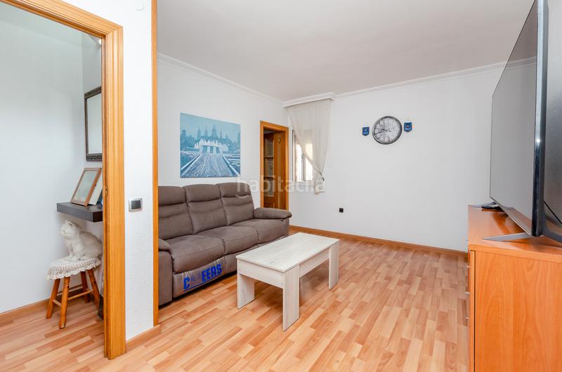 Foto 86733d8d-fff0-4e4a-9a3b-976d20ac2138. Piso  en venta en la c/ mossèn andreu – en La Gavarra Cornellà de Llobregat