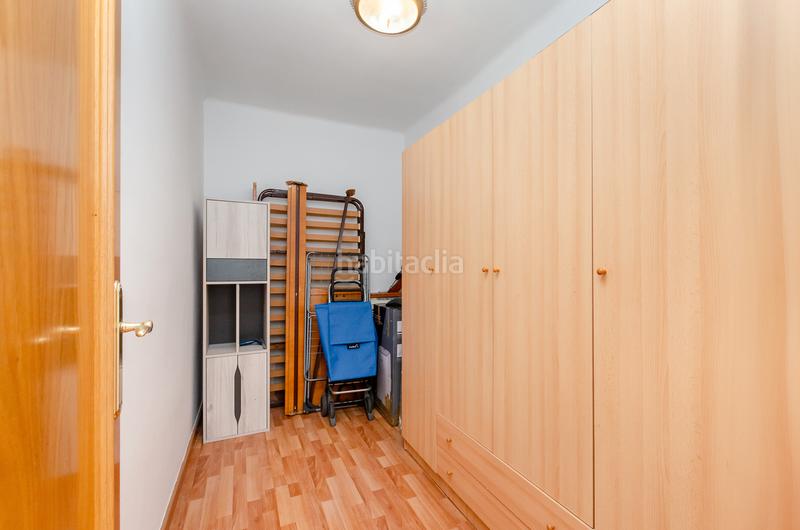 Foto ec4ec06b-9375-410a-8d04-cfa598a32e76. Piso  en venta en la c/ mossèn andreu – en La Gavarra Cornellà de Llobregat