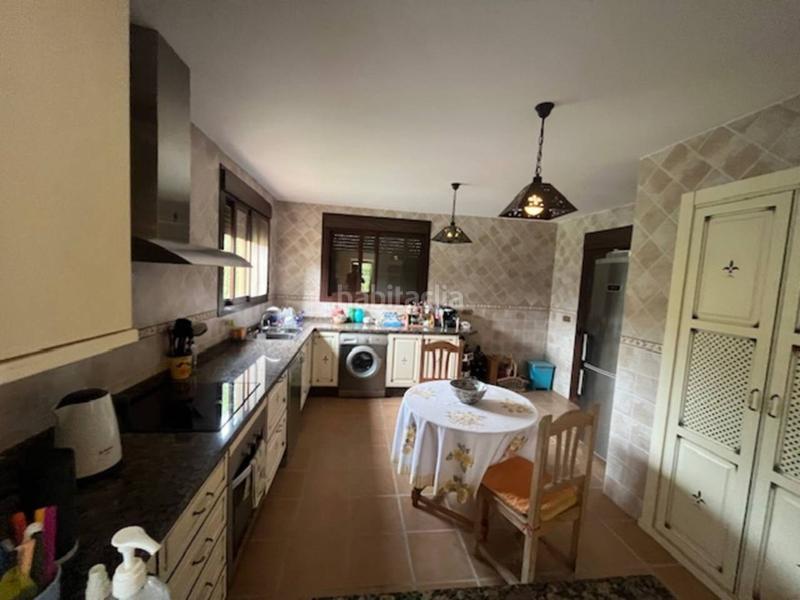 Foto 39f9bb7a-650a-44fe-9cae-d13b12cc12f0. Masía chalet rustico en venta en selwo29680 en El Velerín Estepona