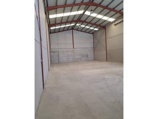 Miete Fabrikhalle in Manilva Pueblo. Nave comercial en alquiler en núcleo