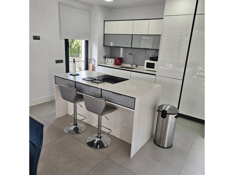 Foto 2d7446a6-069d-4b0b-8390-80a72933af35. Rent chalet with heating pool in La Concha - Resina Golf Estepona