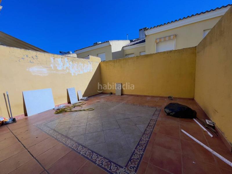 Foto 50d85fa5-a152-471b-aa0b-aa0e991e3bf4. Casa adossada amb piscina a Los Llanos Estepona