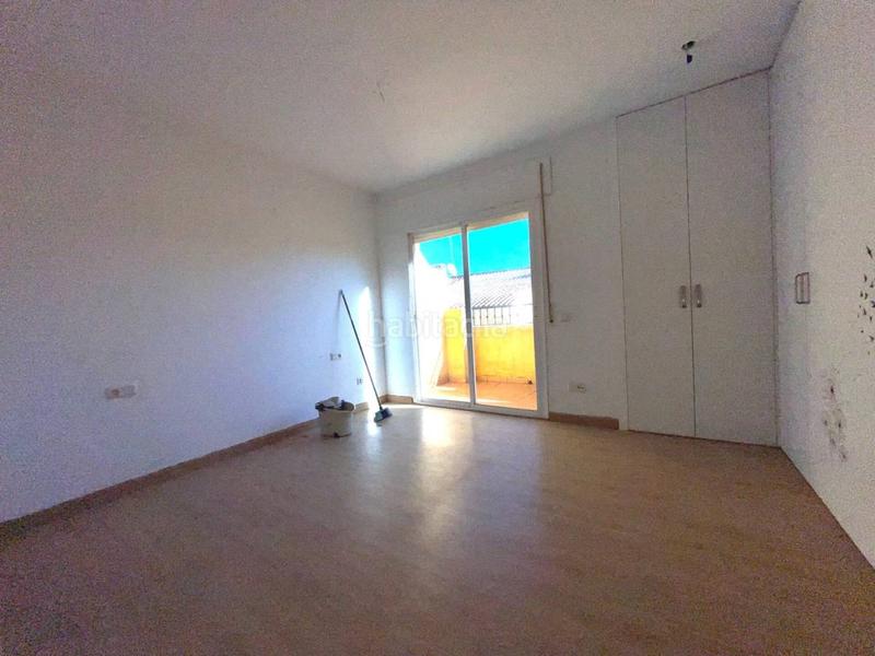 Foto 6f6dd40d-fbc2-4975-afa4-21835e76f17c. Casa adossada amb piscina a Los Llanos Estepona